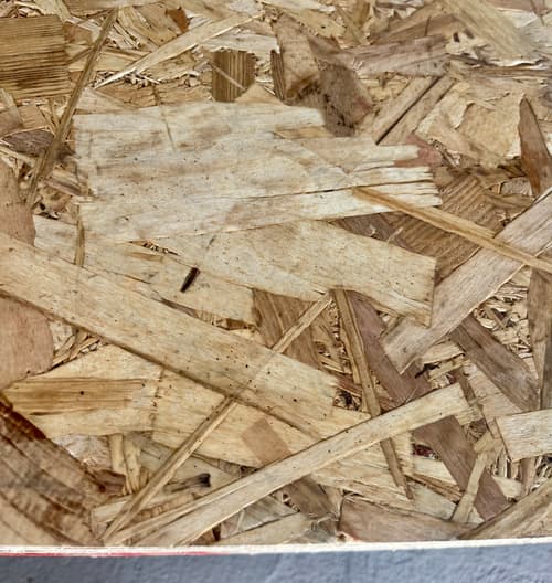 Egyetlen 10 mm vastag OSB lap oldalnézetből – 2500×1250 mm méret
