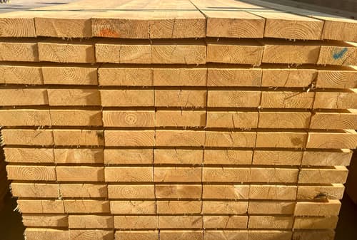 50×150×4000 mm gyalulatlan fenyő palló kötegben